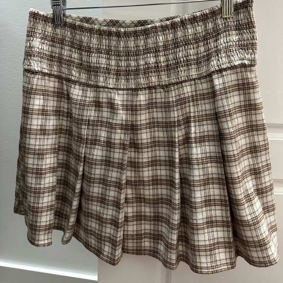 🩷3 for $20🩷Hollister Mini Skirt (Size Medium) In Colour Brown. - Picture 3 of 3